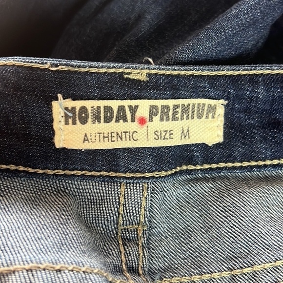 MONDAY Premium Dark Wash Embroidered/Studded Jeans Size M - Picture 10 of 12